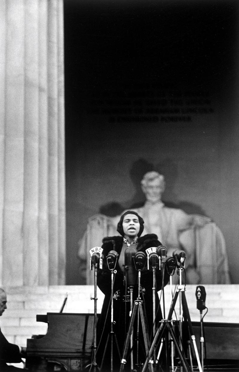 Photo: Thomas McAvoy: Marian Anderson, denied use of the DAR Hall, gives a concert at the Loncoln Memorial, Washington, DC, 1939 Gelatin Silver print #2754