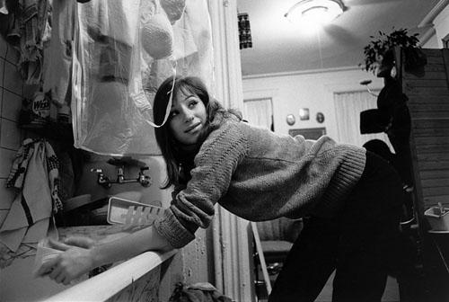 Photo: Barbara Streisand in her kitchen, Brooklyn, NY, 1964 Gelatin Silver print #1017