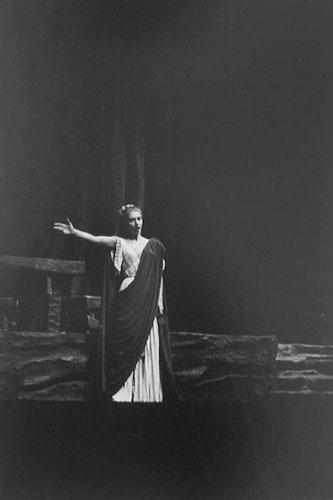 Maria Callas in role as Norma, Lyric Opera House, Chicago, 1954<br/>
