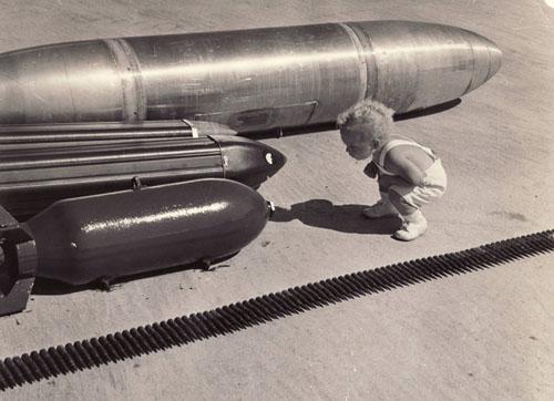 Photo: Child at Postwar Weapons and Ammunition Exhibition, New York, 1946 Vintage Gelatin Silver Print #1167