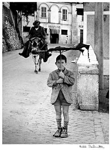 Umbrella Boy, Italy