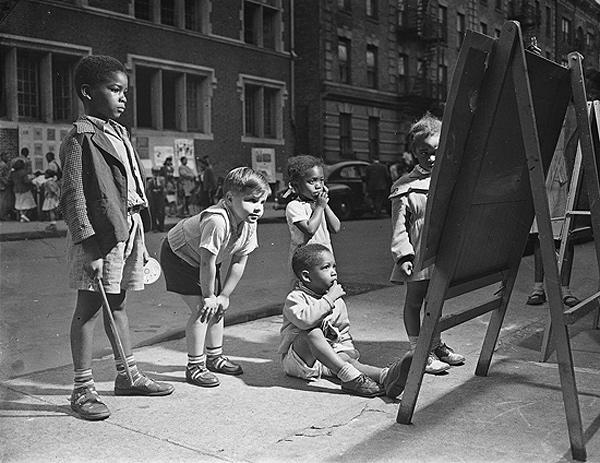Children on street at art show, New York, 1948<br/>