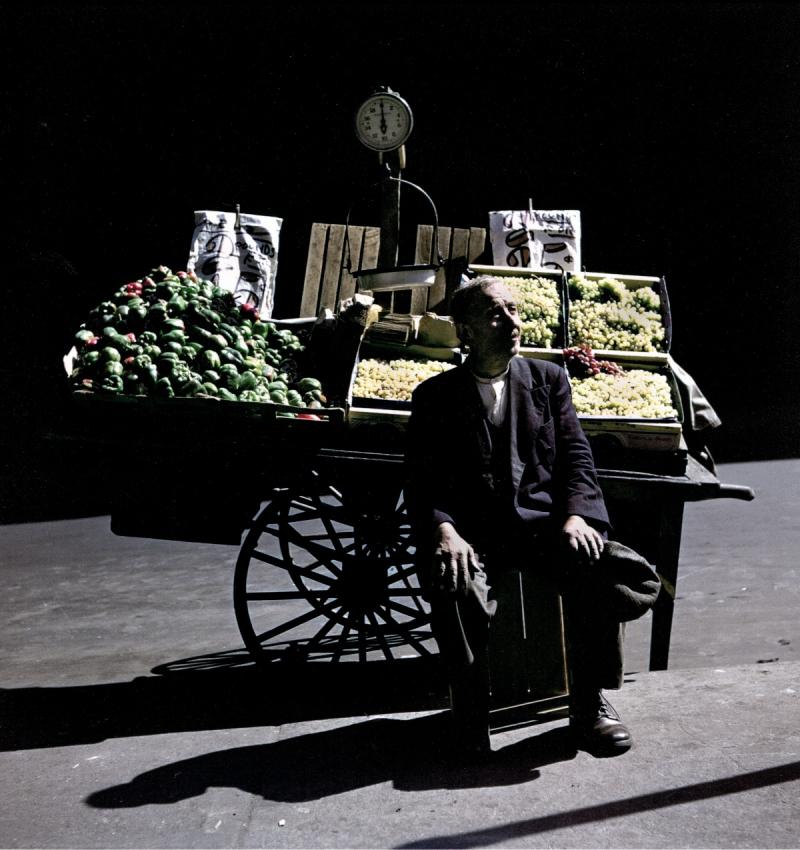 Grapes, 2 pounds 25 cents, East Harlem, New York, 1947<br/>Please contact Gallery for price