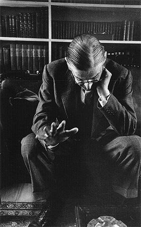 Photo: T.S. Eliot, Cambridge, MA, 1956 Gelatin Silver print #1410