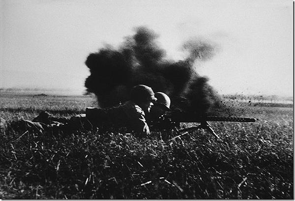 Machine Gun Team, Battle of the Rheine River, March 15, 1945<br/>
