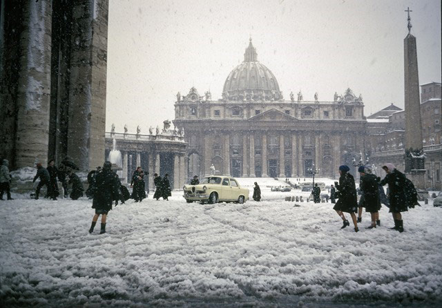 Christmas Day in Rome, Italy, 1965