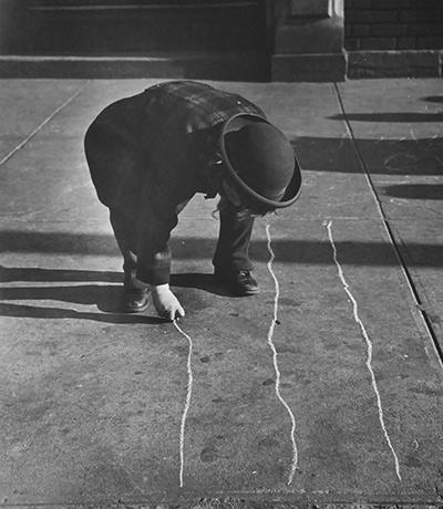 Girl with chalk, New York Gelatin Silver print