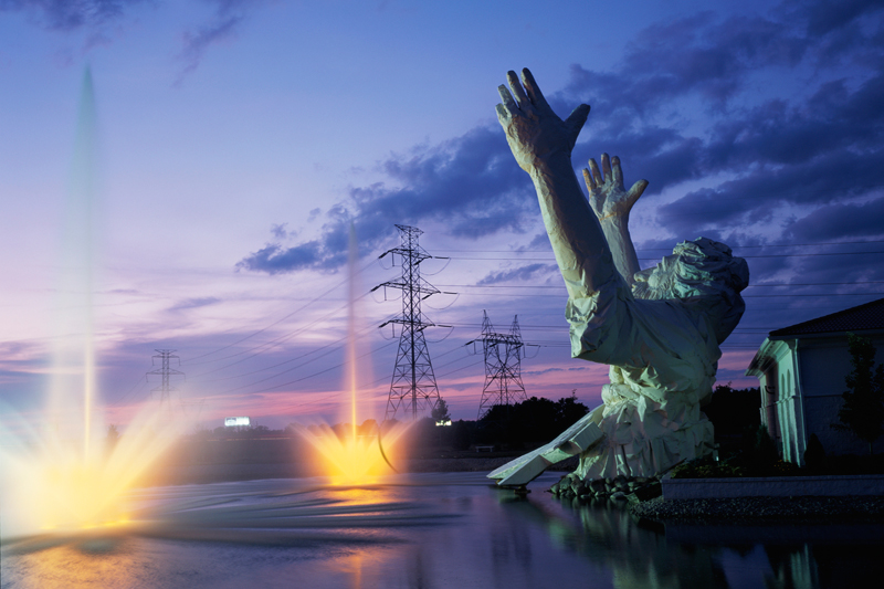 Big Jesus statue at Solid Rock Church, A megachurch with 3,000 members, in Monroe, Ohio, 2005