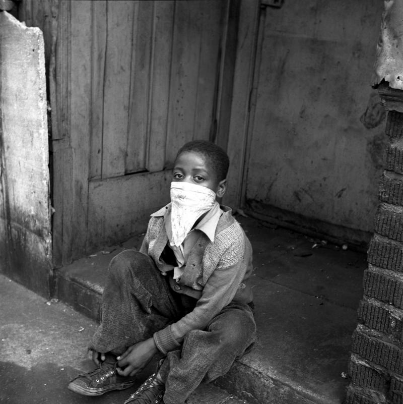 Photo: Boy wearing mask, New York City, c.1946-1950 Gelatin Silver print #2687