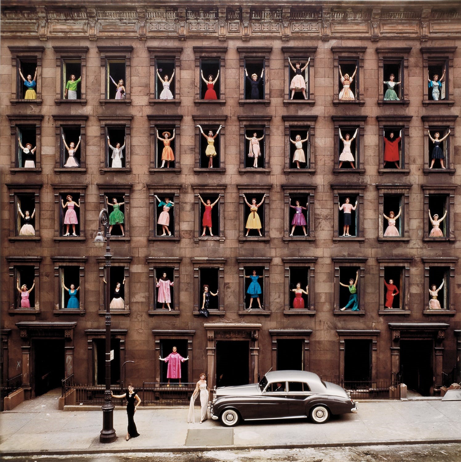 Models in the windows, New York, 1960