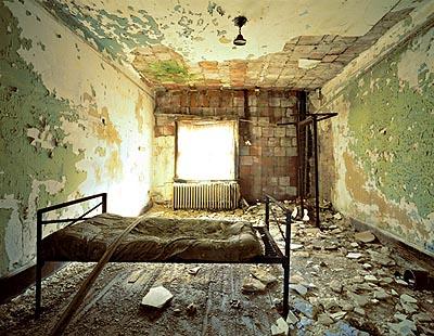 Psychiatric Hospital, sunken bed, Island 2<br/>0<br/>