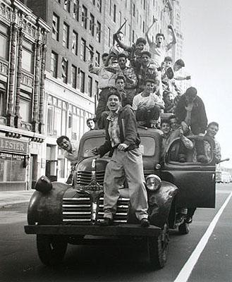 Brooklyn Dodger fans celebrating 1955 World Series victory, Flatbush Avenue, Brooklyn<br/>
